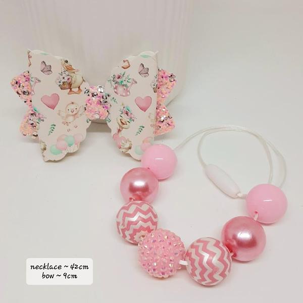 Pink chick bead and bow set
